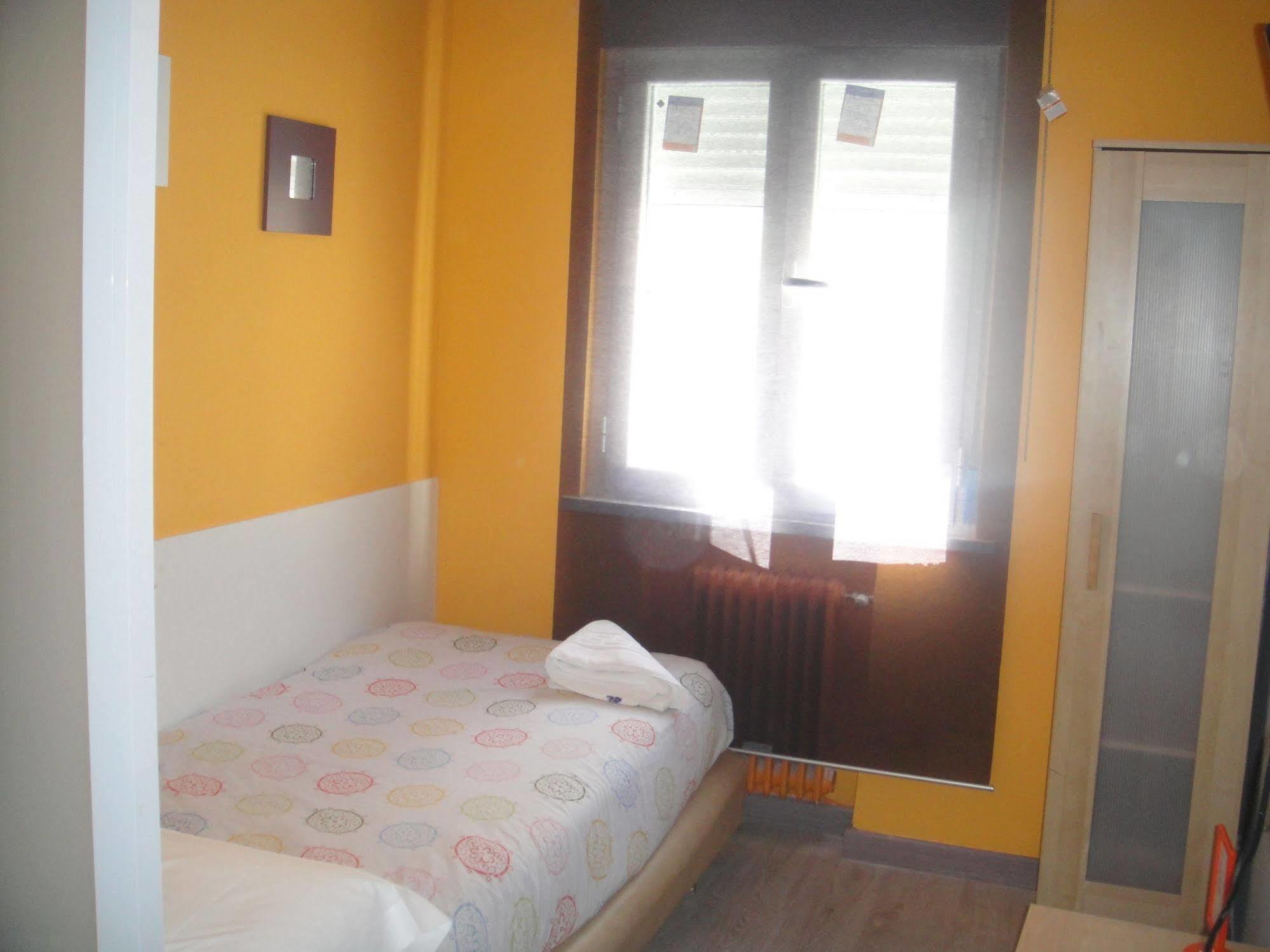 Arjori Rooms Hostal Salamanca Exterior foto