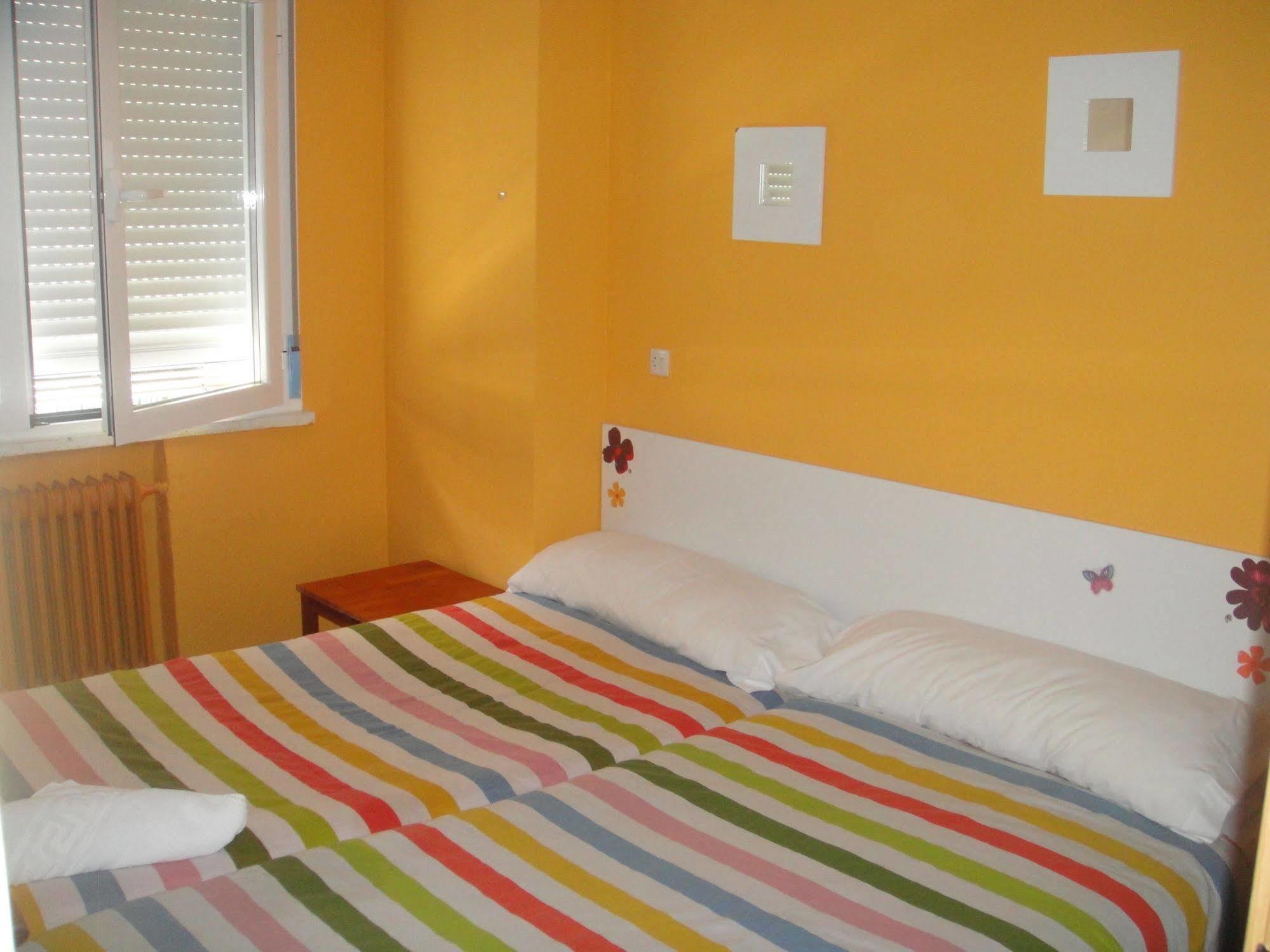 Arjori Rooms Hostal Salamanca Exterior foto